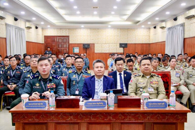 កងរាជអាវុធហត្ថខេត្តសៀមរាប និងស្នងការនគរបាលខេត្តសៀមរាប សហការគ្នាបើកវគ្គសិក្សា បំប៉នជំនាញនគរបាលយុត្តិធម៌ ដល់មន្ត្រីជំនាញនគរបាលយុត្តិធម៌ អង្គភាពទាំង០២!