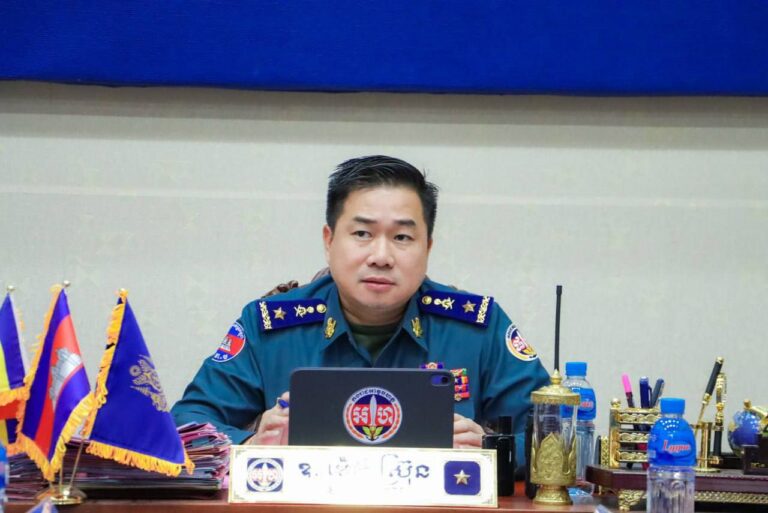 លោកឧត្តមសេនីយ៍ត្រី ម៉េង ស្រ៊ុន អញ្ជើញជាអធិបតីដឹកនាំ ប្រជុំជួរបញ្ជាការ  ដើម្បីត្រួតពិនិត្យវាយតម្លៃ ស្ដីពីការស្នើសុំតែងតាំងផ្លាស់ប្ដូរមុខតំណែង និងដំឡើងឋានន្តរសក្តិ ជូនយោធិននៃកងរាជអាវុធហត្ថខេត្តកំពង់ស្ពឺ