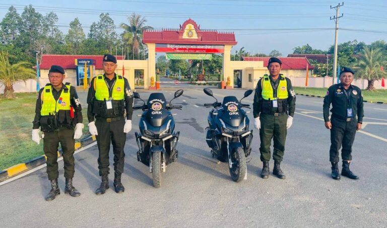 កម្លាំងកងរាជអាវុធហត្ថខេត្តកំពង់ស្ពឺ បានចុះតាមគោលដៅ ដើម្បីកាពារ សន្តិសុខ រក្សាសុវត្ថិភាព និងសណ្តាប់ធ្នាប់ជូន ក្បួនរថយន្តដឹកសិក្ខាកាមនៃកងរាជអាវុធហត្ថទាំង២៥ខេត្ត-ក្រុង ទៅចូលរួម ផែនឈរនិងព្យុហយាត្រាដើម្បី អបអរសាទរខួបលើកទី៣២ឆ្នាំថ្ងៃបង្កើតកងរាជអាវុធហត្ថ