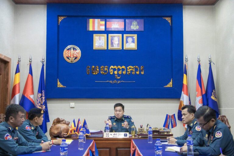 លោកឧត្តមសេនីយ៍ត្រី ម៉េង ស្រ៊ុន បានអញ្ជើញដឹកនាំកម្លាំងជំនាញបើកកិច្ចប្រជុំស្តីពីការរៀបចំពិធីបញ្ជុះបឋមសិលាសាងសង់អគារសេនាធិការដ្ឋានថ្មី នៃបញ្ជាការដ្ឋានកងរាជអាវុធហត្ថខេត្តកំពង់ស្ពឺនាពេលឆាប់ៗខាងមុខនេះ!!!