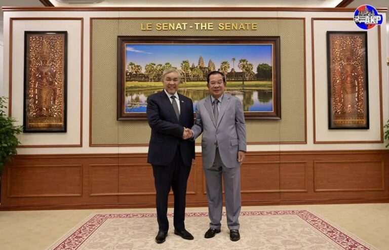 សម្ដេចតេជោ ហ៊ុន សែន អនុញ្ញាតជូនឯកឧត្តមឧបនាយករដ្ឋមន្ត្រីម៉ាឡេស៊ី ចូលជួបសំដែងការគួរសម និងពិភាក្សាការងារ នៅវិមានព្រឹទ្ធសភា