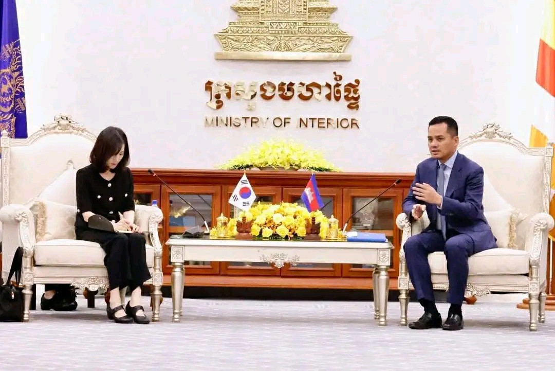 ក្រសួងមហាផ្ទៃកម្ពុជា និងភាគីកូរ៉េ នឹងបង្កើតក្រុមការងារ Task Force ដើម្បីជំរុញសន្ទុះការងារឱ្យកាន់តែមានប្រសិទ្ធភាព សម្រាប់កិច្ចសហប្រតិបត្តិការបង្ការ ទប់ស្កាត់ និងបង្ក្រាបអំពើឆបោកតាមប្រព័ន្ធអនឡាញ ក្រសួងមហាផ្ទៃកម្ពុជា និងភាគីកូរ៉េ នឹងបង្កើតក្រុមការងារ Task Force ដើម្បីជំរុញសន្ទុះការងារឱ្យកាន់តែមានប្រសិទ្ធភាព សម្រាប់កិច្ចសហប្រតិបត្តិការបង្ការ ទប់ស្កាត់ និងបង្ក្រាបអំពើឆបោកតាមប្រព័ន្ធអនឡាញ