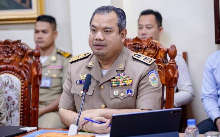 ឯកឧត្តម សរ សពុត្រា ទទួលជួបពិភាក្សាការងារ ជាមួយថ្នាក់ដឹកនាំនៃអគ្គនាយកដ្ឋានអន្តោប្រវេសន៍ ស្តីពីវឌ្ឍនភាពនៃការអនុវត្តផែនការលេខ ០០៣ ផក របស់ក្រសួងមហាផ្ទៃ