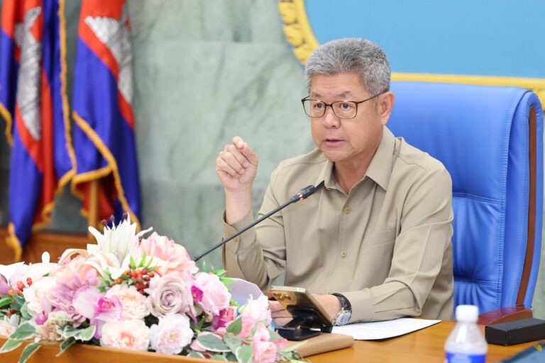 អភិបាលខេត្តកណ្តាល ជំរុញដល់អាជ្ញាធរ មន្ទីរពាក់ព័ន្ធ កម្លាំងមានសមត្ថកិច្ច ត្រូវខិតខំអនុវត្ត និងផ្សព្វផ្សាយឱ្យបានទូលំទូលាយអំពីបទបញ្ជាលេខ ០២ បប របស់រាជរដ្ឋាភិបាល