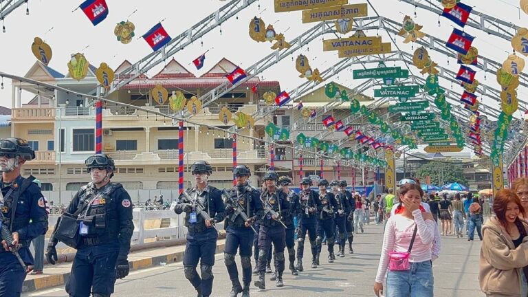 កម្លាំង​កង​រាជ​អាវុធហត្ថ​​​ខេត្ត​កំពង់ស្ពឺ​ បាន​បន្តសហការ​យ៉ាង​សកម្មភាព​ក្នុងការចុះការពារ សន្តិសុខ សុវត្ថិភាព និងសណ្តាប់ធ្នាប់ ក្នុងព្រឹត្តិការណ៍ «កំពង់ស្ពឺសង្ក្រាន្ត» ឆ្នាំ២០២៦​