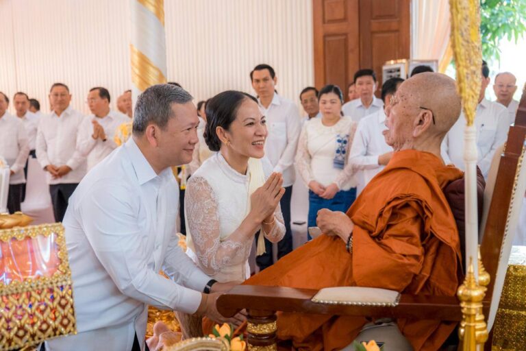 សម្តេចមហាបវរធិបតី និងលោកជំទាវបណ្ឌិត អញ្ជើញរៀបចំព្រះរាជពិធីបុណ្យចម្រើន​ព្រះជន្មថ្វាយ សម្តេចព្រះអគ្គមហាសង្ឃរាជាធិបតី នន្ទ ង៉ែត គម្រប់ ១០២ព្រះវស្សា